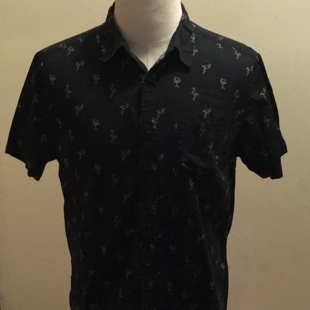 Rebel Star Graphic Flamingo and Palm Tree Casual Button Down Shirt (size XL)